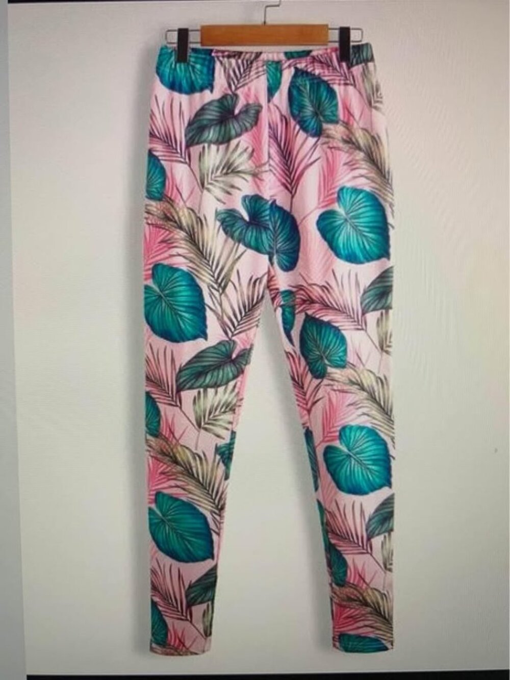 Ladies XXL Tropical Print Elastic Waist pants 10.00
